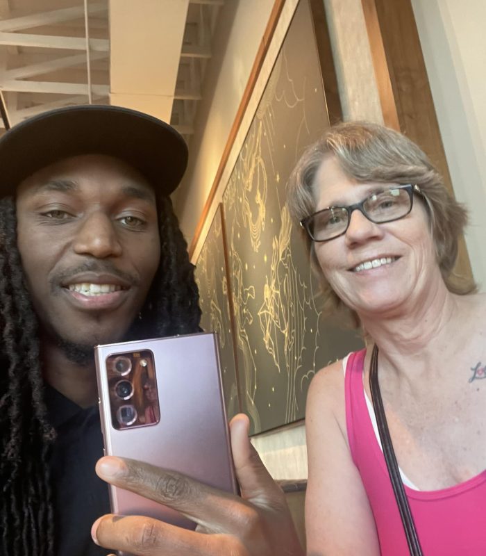 Services 5 Customer is happy to selling electronics in Dallas